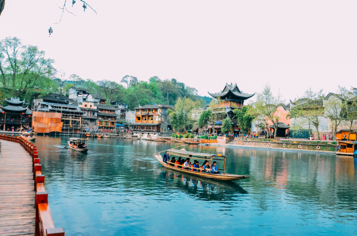 湘江之畔，舞台上的湖南山水画卷